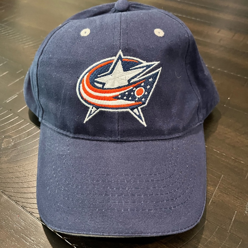 Columbus Blue Jackets Fanatics Core Primary Logo Adjustable Hat